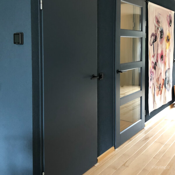 muren en deuren donkerblauw-kleuradvies by Mandy Styling22