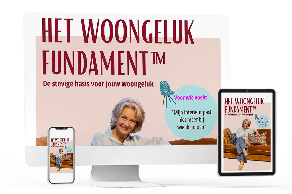 mockup met iMac, iPad en iphone met daarop de afbeelding van minicursus Het Woongeluk Fundament ™